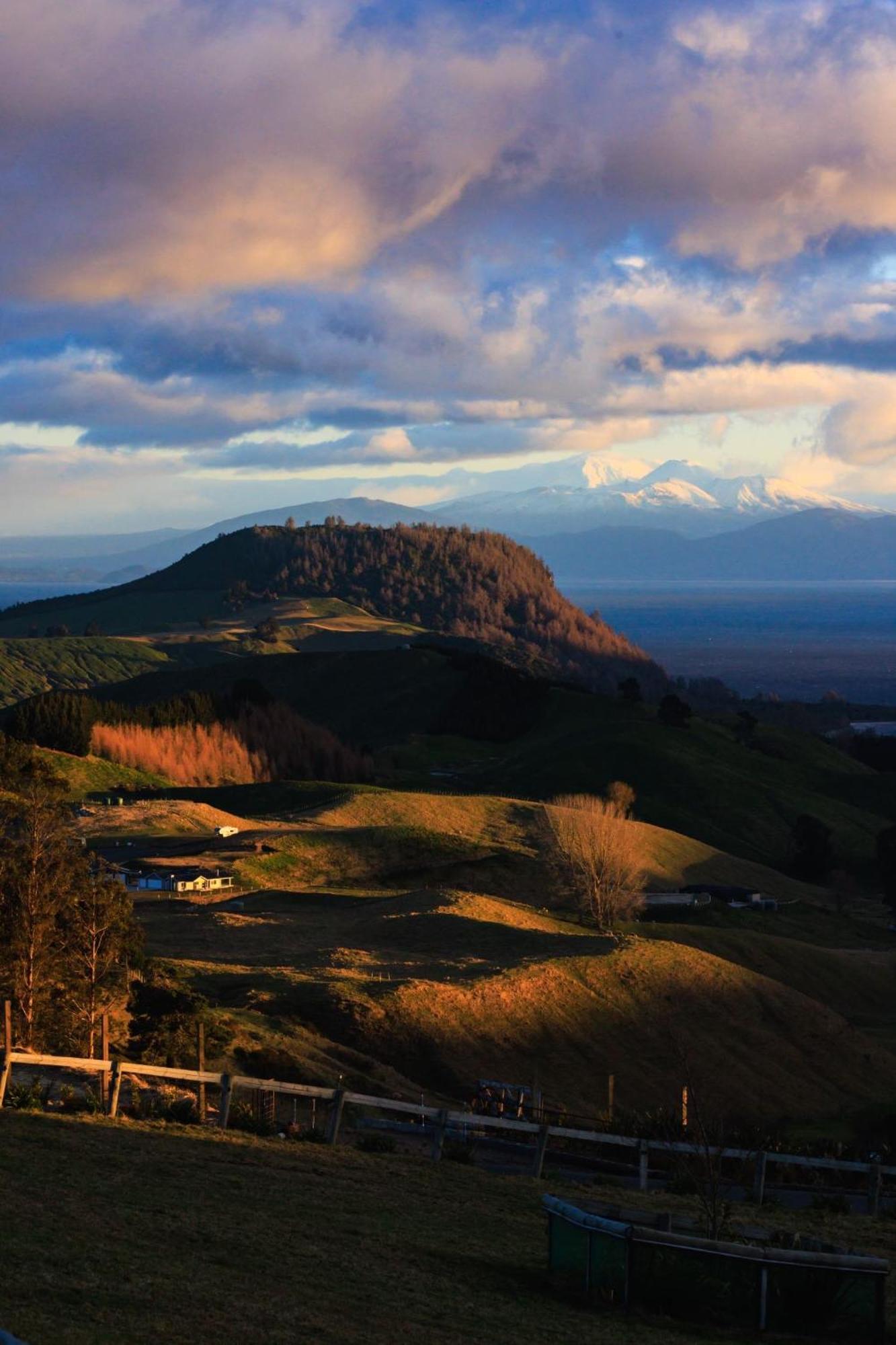 Hilltop Whakaipo Estate Таупо Экстерьер фото